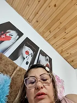 Snapshot of AlexxiaaMat chatting on 04/21/26, 11:05 AlexxiaaMat online show from 04/21/26, 11:05