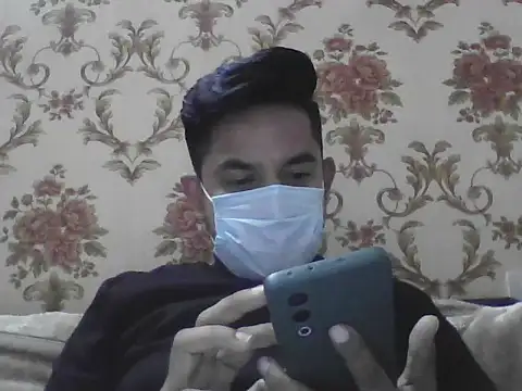 Snapshot of NIVAN_7251 chatting on 11/15/25, 05:42 NIVAN 7251 online show from 11/15/25, 05:42