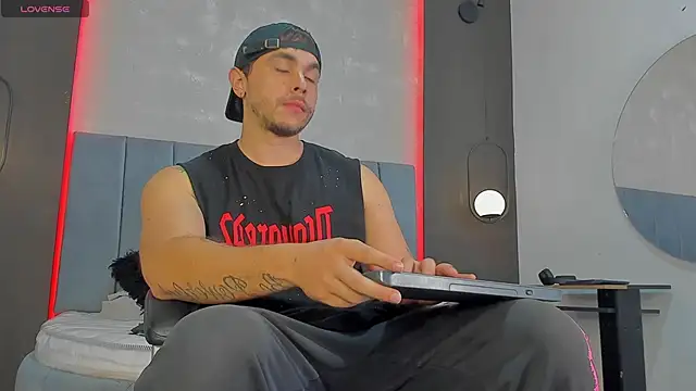Snapshot of Liam_walk_ chatting on 03/09/26, 11:09 Liam walk online show from 03/09/26, 11:09