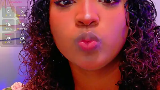 Cristal-Jonnes online show from 10/11/25, 03:06