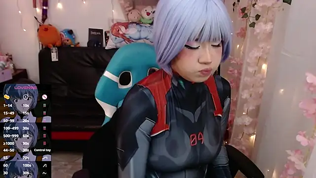 jadedelux  online show from 05/13/26, 07:55