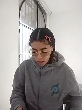 Pamelamiler   online show from 06/17/26, 12:50