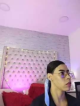Pamelamiler   online show from 06/18/26, 01:26