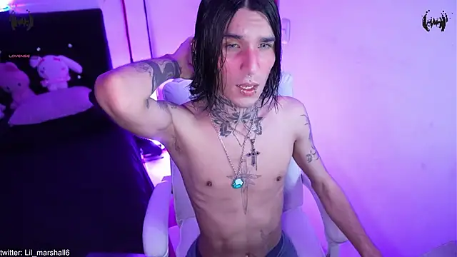 Snapshot of marshall__k chatting on 01/11/26, 03:33 marshall k online show from 01/11/26, 03:33