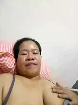 Snapshot of AsianbouncieGIRL chatting on 06/06/26, 05:12 AsianbouncieGIRL online show from 06/06/26, 05:12