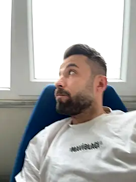 S-kt-et online show from 10/11/25, 10:36