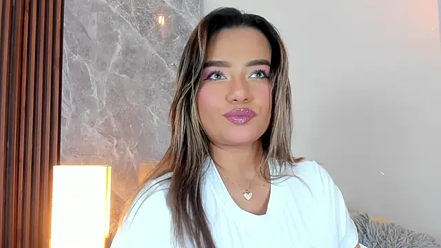 Emma hunter  online show from 10/25/25, 03:58