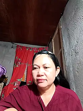 Everleigh mom online show from 10/13/25, 08:09