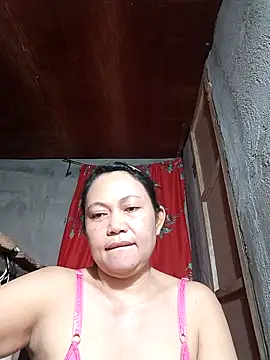 Everleigh mom online show from 10/24/25, 10:33