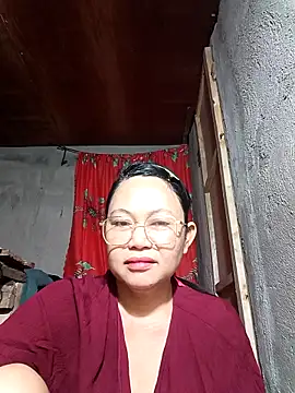 Everleigh mom online show from 10/25/25, 08:14