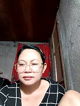 Everleigh mom online show from 11/22/25, 08:02