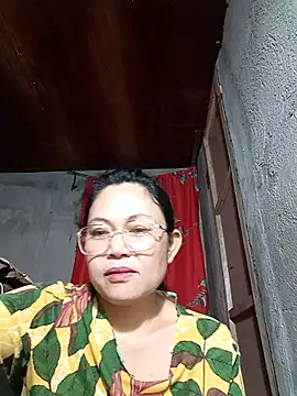 Everleigh mom online show from 12/05/25, 10:13