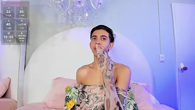 JoshuaSanzz online show from 10/28/25, 03:32