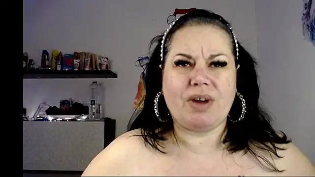 andreea2011 online show from 12/17/25, 07:14