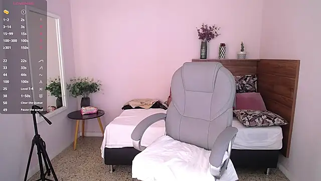 Snapshot of JeinnoveMontenegr0 chatting on 10/21/25, 12:06 JeinnoveMontenegr0 online show from 10/21/25, 12:06