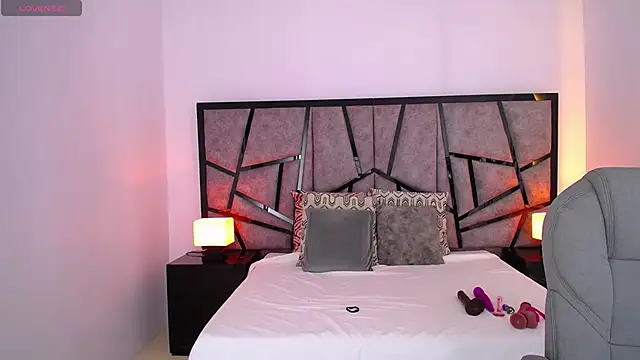 Snapshot of JeinnoveMontenegr0 chatting on 11/25/25, 11:54 JeinnoveMontenegr0 online show from 11/25/25, 11:54