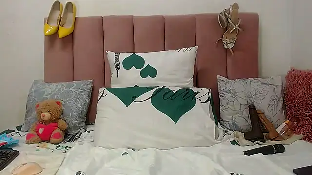 RoundaAssx22 online show from 11/02/25, 02:25