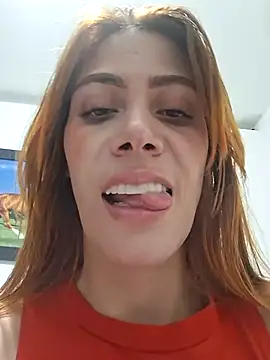 Snapshot of Elianasuarezz chatting on 06/24/26, 11:37 Elianasuarezz online show from 06/24/26, 11:37