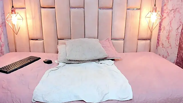 ALYANNA HOT  online show from 09/09/25, 12:05