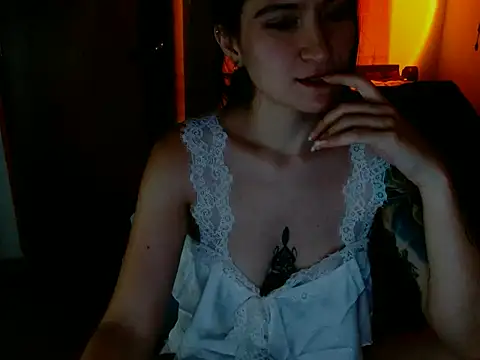 lia ana online show from 05/15/26, 05:47