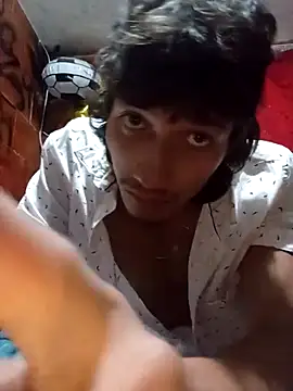 Snapshot of alexandercruz chatting on 12/13/25, 10:37 alexandercruz online show from 12/13/25, 10:37