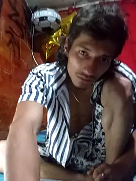 Snapshot of alexandercruz chatting on 12/14/25, 11:15 alexandercruz online show from 12/14/25, 11:15