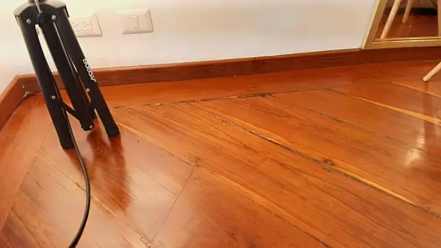 zarah andrew   online show from 10/28/25, 12:19