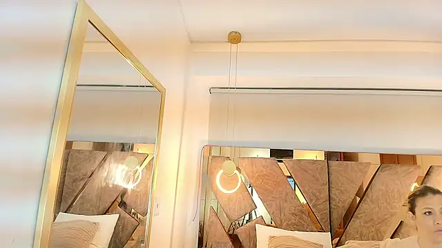 zarah andrew   online show from 12/18/25, 12:11