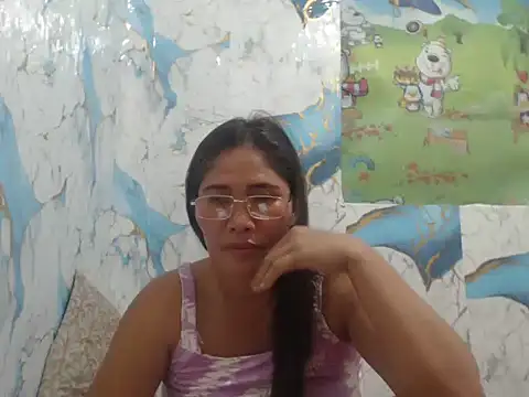 Snapshot of Juicy_69xx chatting on 05/01/26, 02:43 Juicy 69xx online show from 05/01/26, 02:43
