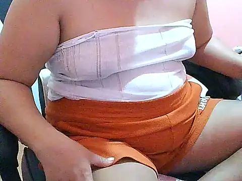 Snapshot of fresh_rosie chatting on 07/18/26, 12:59 fresh rosie online show from 07/18/26, 12:59
