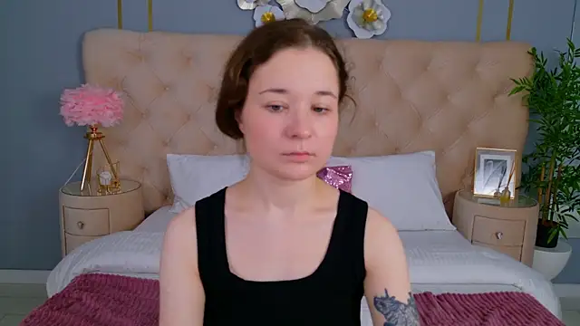 NancyJonson online show from 10/01/25, 03:34