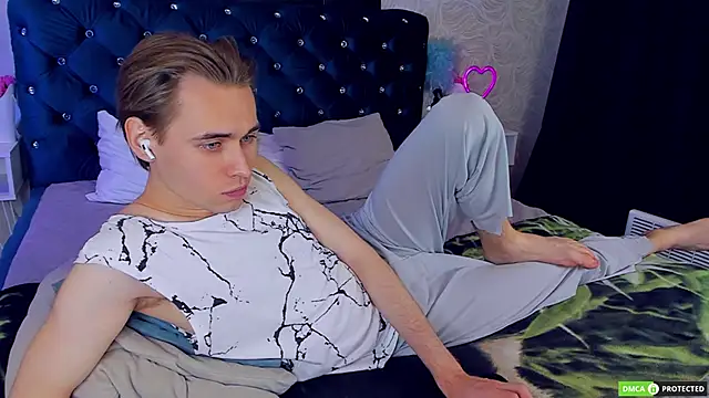 WilliamDyson online show from 09/29/25, 03:22