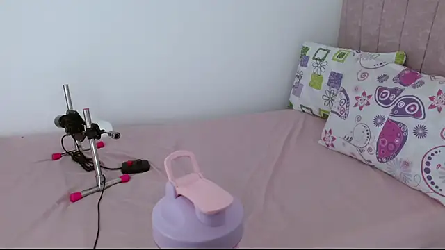 Tiiana online show from 05/05/26, 03:09