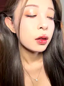 Snapshot of tuanzi125216 chatting on 11/03/25, 02:02 tuanzi125216 online show from 11/03/25, 02:02