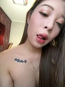 Snapshot of tuanzi125216 chatting on 01/09/26, 07:00 tuanzi125216 online show from 01/09/26, 07:00