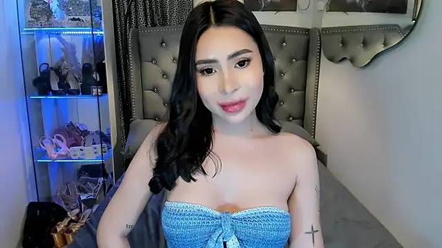 Claudia empress online show from 10/22/25, 06:40