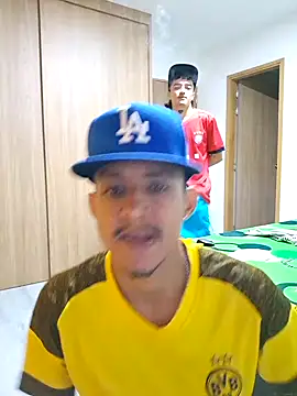 Snapshot of skinny23cm chatting on 12/03/24, 10:39 skinny23cm online show from 12/03/24, 10:39