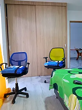 skinny23cm online show from 12/04/24, 11:30