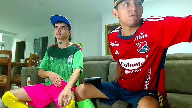 Snapshot of skinny23cm chatting on 12/30/24, 11:04 skinny23cm online show from 12/30/24, 11:04