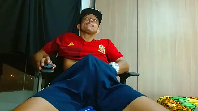 Snapshot of skinny23cm chatting on 03/18/25, 09:20 skinny23cm online show from 03/18/25, 09:20