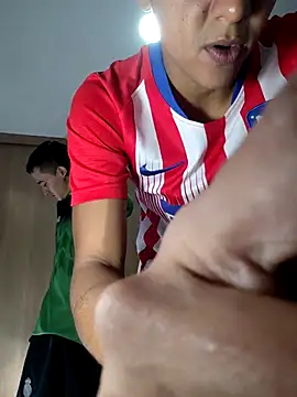 Snapshot of skinny23cm chatting on 09/19/25, 08:53 skinny23cm online show from 09/19/25, 08:53