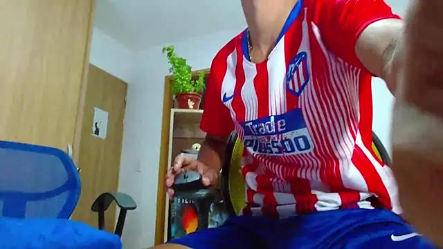 Snapshot of skinny23cm chatting on 10/28/25, 03:36 skinny23cm online show from 10/28/25, 03:36