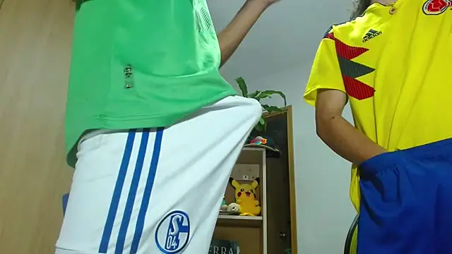 Snapshot of skinny23cm chatting on 11/15/25, 09:21 skinny23cm online show from 11/15/25, 09:21