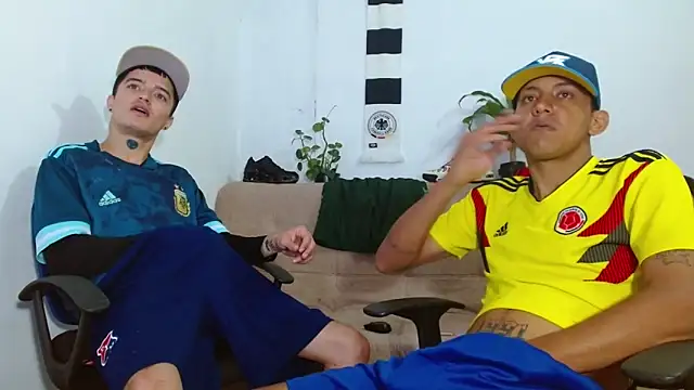 Snapshot of skinny23cm chatting on 02/07/26, 01:59 skinny23cm online show from 02/07/26, 01:59