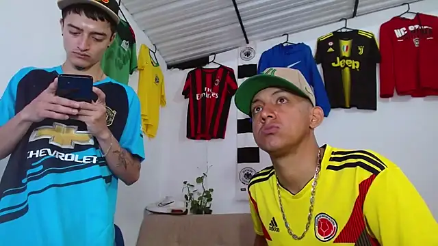 Snapshot of skinny23cm chatting on 02/11/26, 02:11 skinny23cm online show from 02/11/26, 02:11