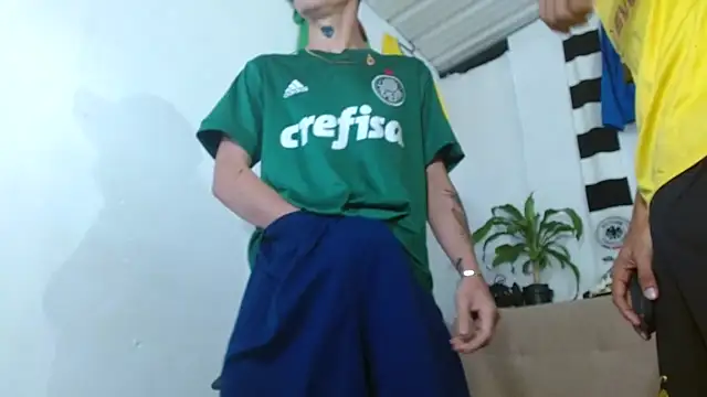 Snapshot of skinny23cm chatting on 02/15/26, 01:20 skinny23cm online show from 02/15/26, 01:20