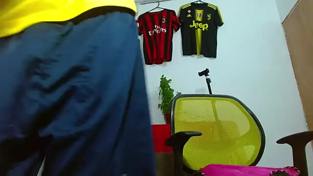 Snapshot of skinny23cm chatting on 03/03/26, 10:54 skinny23cm online show from 03/03/26, 10:54