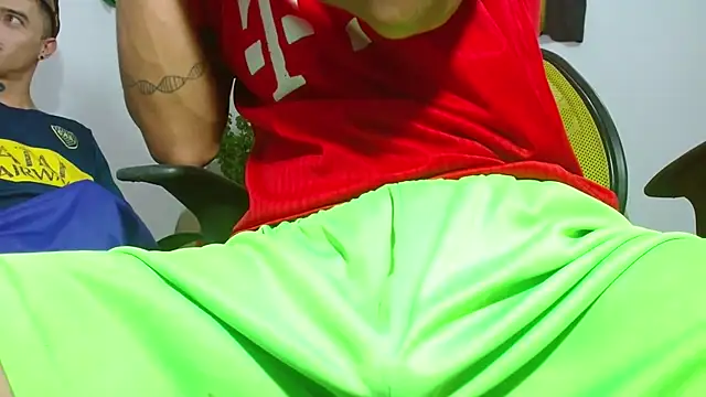 Snapshot of skinny23cm chatting on 03/05/26, 02:46 skinny23cm online show from 03/05/26, 02:46