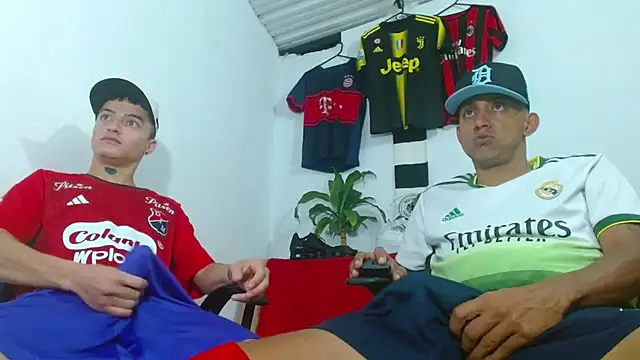 Snapshot of skinny23cm chatting on 03/10/26, 11:04 skinny23cm online show from 03/10/26, 11:04