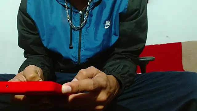 Snapshot of skinny23cm chatting on 03/12/26, 01:06 skinny23cm online show from 03/12/26, 01:06